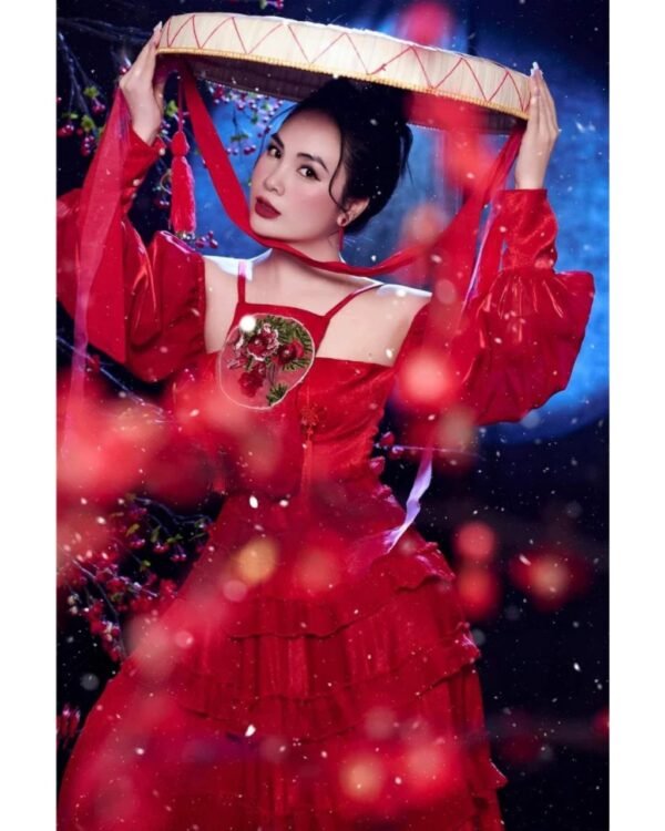 Cho Thuê Váy Yếm Dài Tầng 2 Dây Đỏ