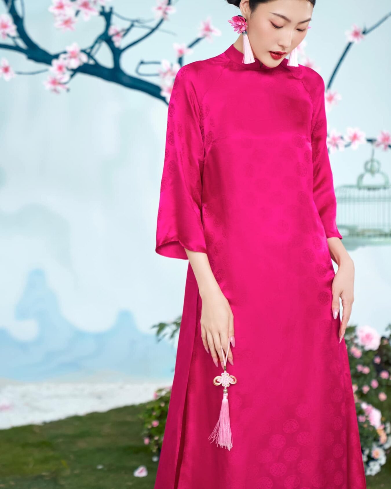 Cho Thuê Áo Dài Cổ Trụ Họa Tiết Hỉ Hồng Đậm