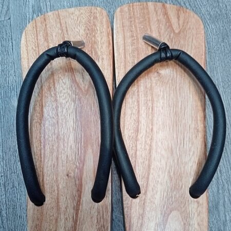 Cho Thuê Guốc Mộc Quai Dây Đen