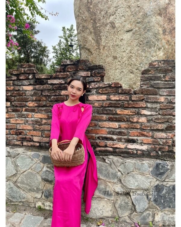 Cho Thuê Áo Dài Thắt Nơ Vai Đen Hồng