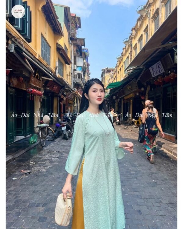 Cho Thuê Áo Dài Cổ Tròn Hoa Chìm Xanh Ngọc