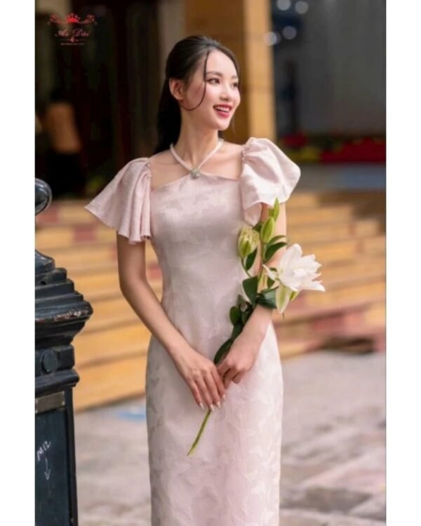 Cho Thuê Áo Dài Cổ Yếm Bướm Hồng