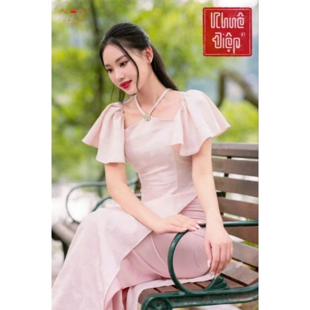 Áo Dài Cổ Yếm Bướm Hồng 02