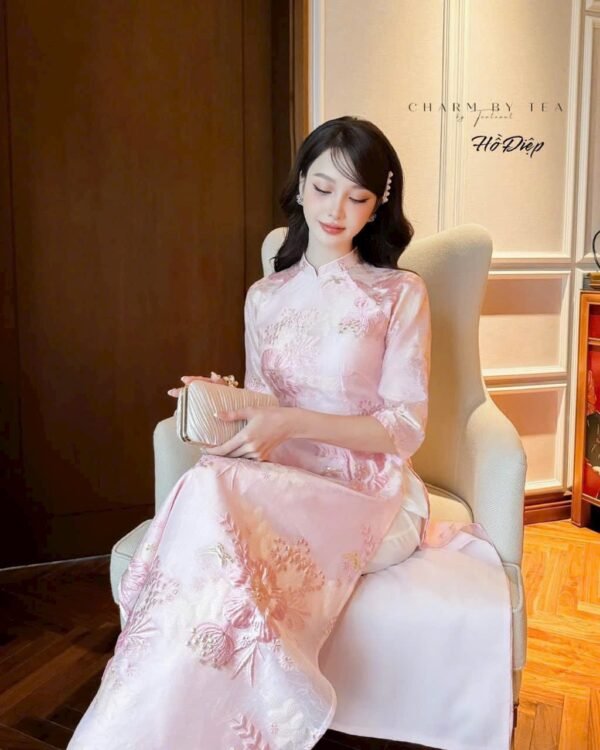 Cho Thuê Áo Dài Hoa Nổi Nhụy Vàng Hồng