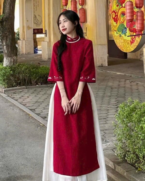 Cho Thuê Áo Dài Thêu Hoa Tay Cổ Đỏ