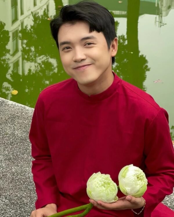 Cho Thuê Áo Dài Cách Tân Nam Trơn 4 Màu Cho Thuê Áo Dài Cách Tân Nam Trơn 4 Màu