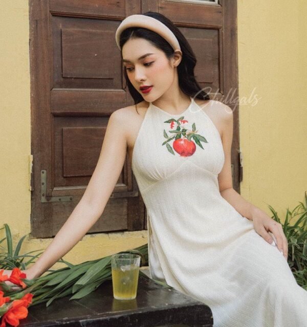 Cho Thêu Set Yếm Len Thêu Trái Lựu Trắng