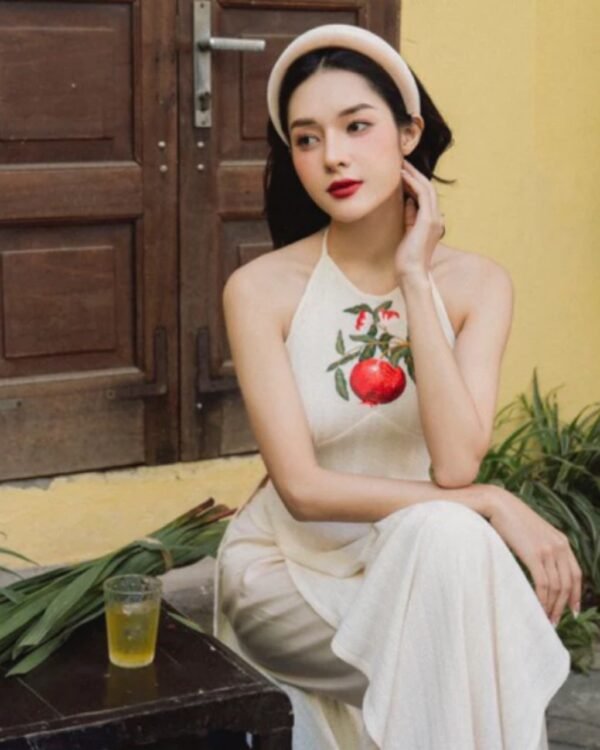 Cho Thêu Set Yếm Len Thêu Trái Lựu Trắng