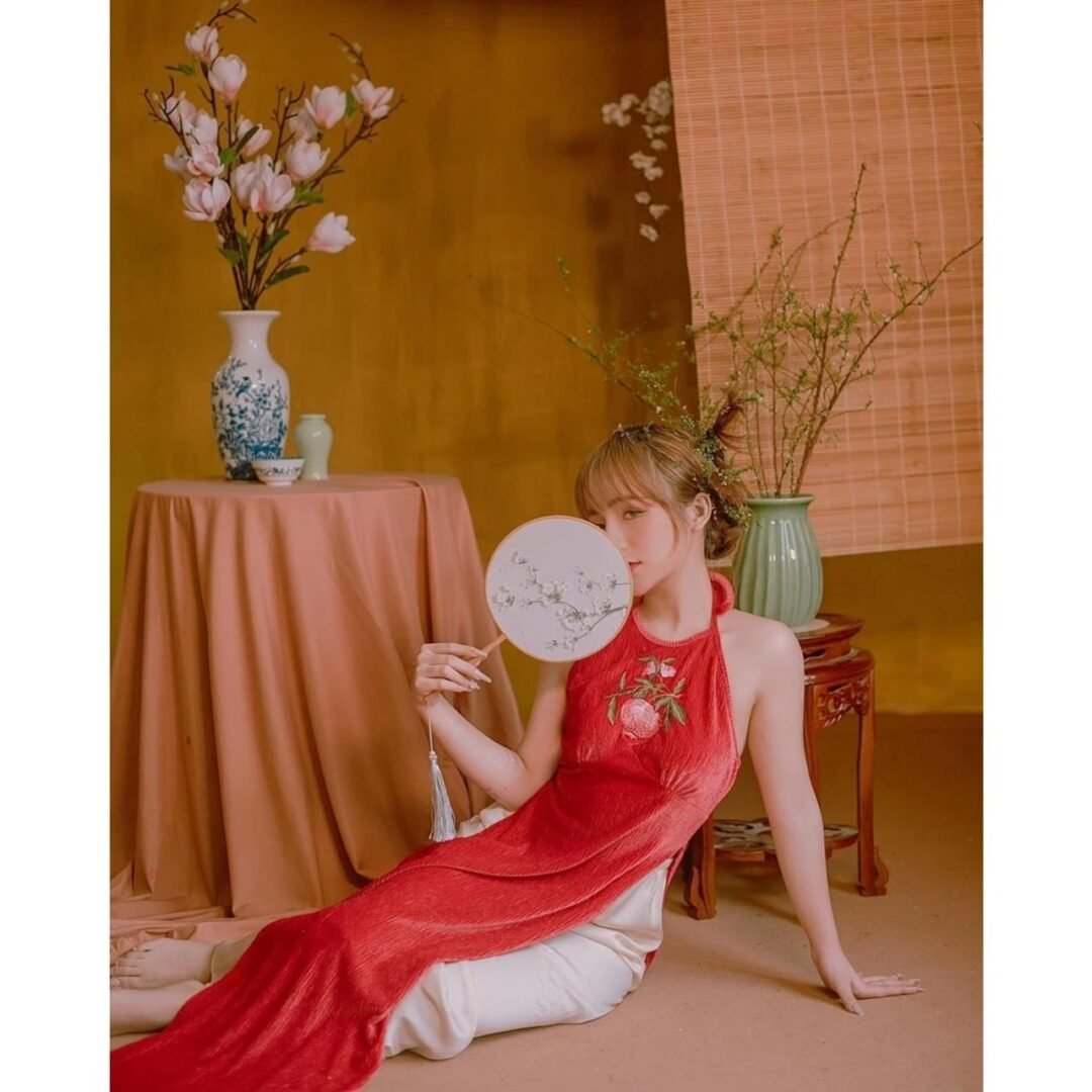 Set Yếm Len Thêu Trái Lựu Đỏ