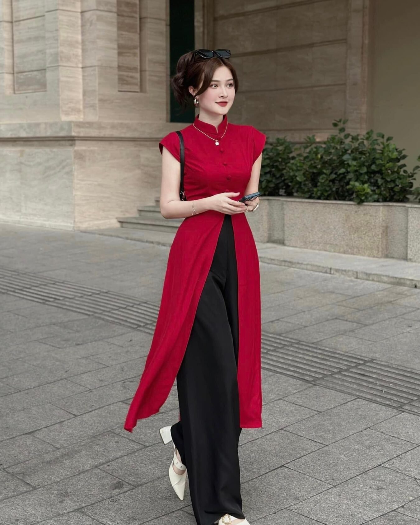 Cho Thuê Áo Dài Cách Tân Tay Lỡ Xẻ Tà Đỏ