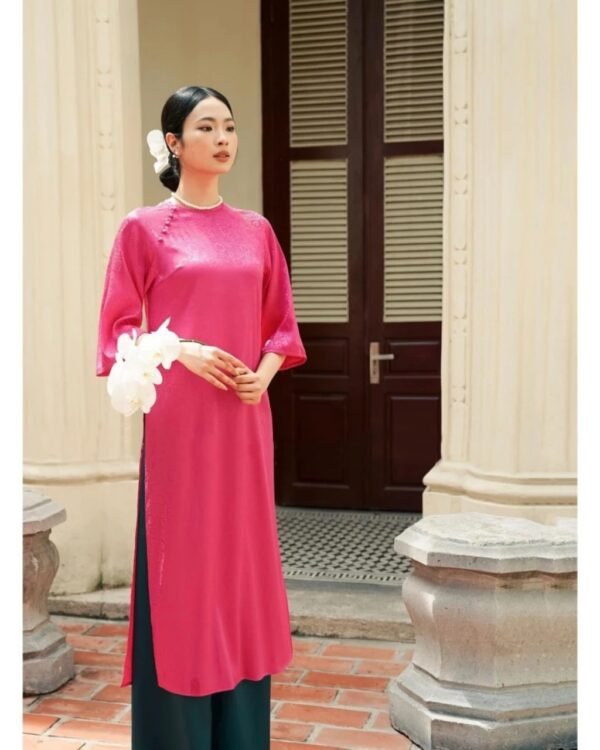 Cho Thuê Áo Dài Cổ Tròn Hoa Chìm Hồng Đậm