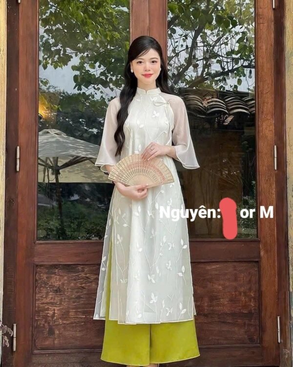 Cho Thuê Áo Dài Thêu Lá Kem
