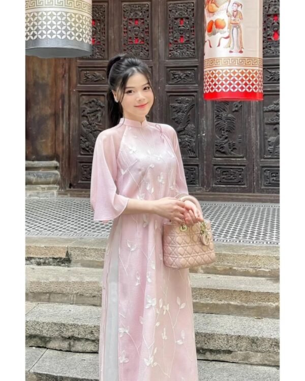 Cho Thuê Áo Dài Thêu Lá Hồng