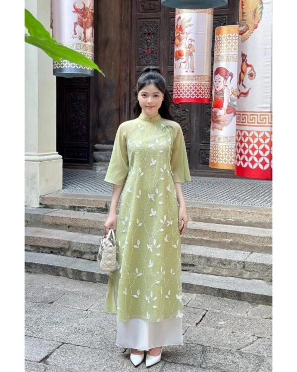 Cho Thuê Áo Dài Thêu Lá Xanh