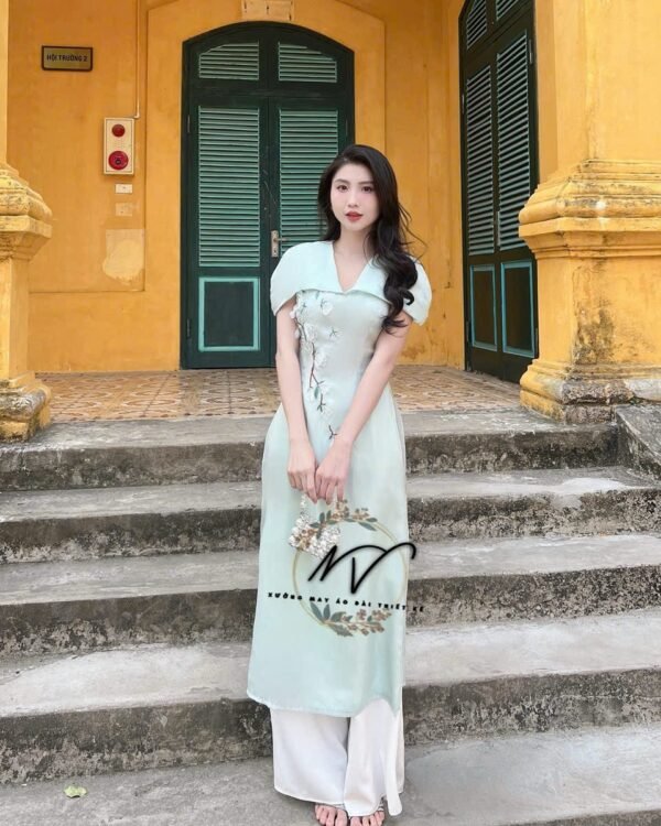 Cho Thuê Áo Dài Đính Hoa Trắng Xanh Mint