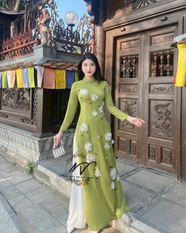Cho Thuê Áo Dài Đính Hoa Trắng Xanh Lá