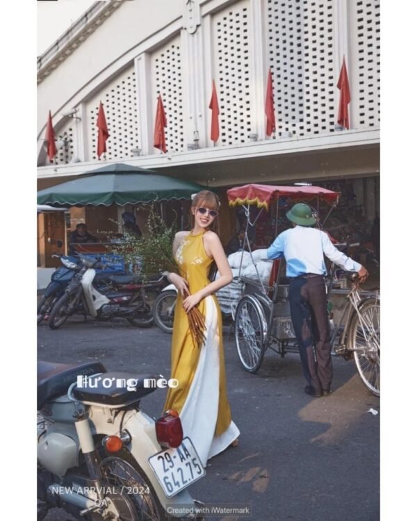 Cho Thuê Set Yếm Hoa Vàng