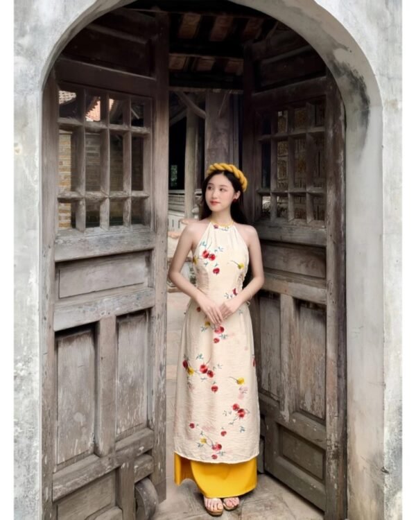 Cho Thuê Set Yếm Dài Hoa Lá Vàng