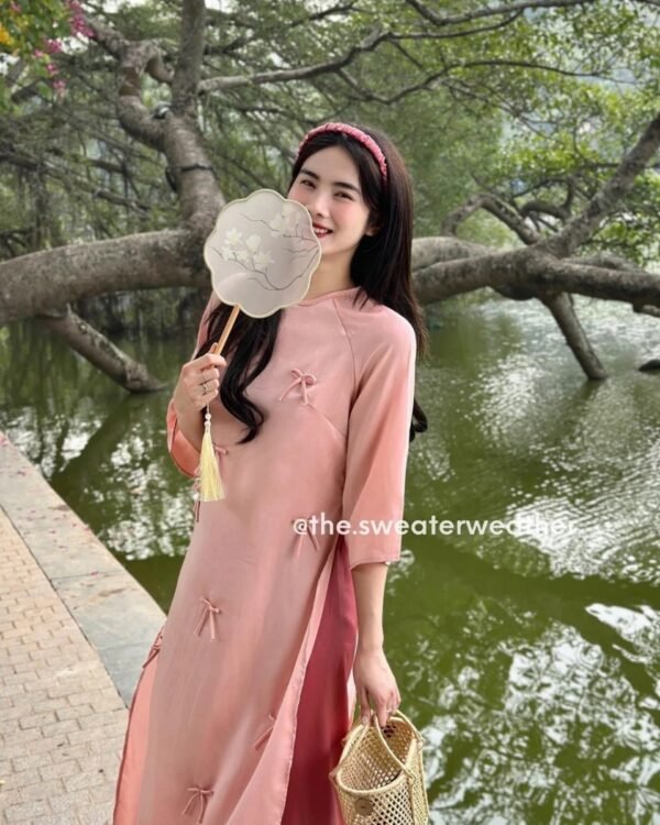 Cho Thuê Áo Dài Đính Nơ Hồng Trơn Hồng