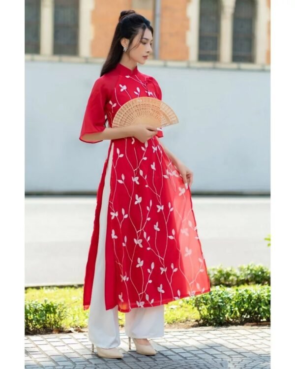 Cho Thuê Áo Dài Thêu Lá Đỏ