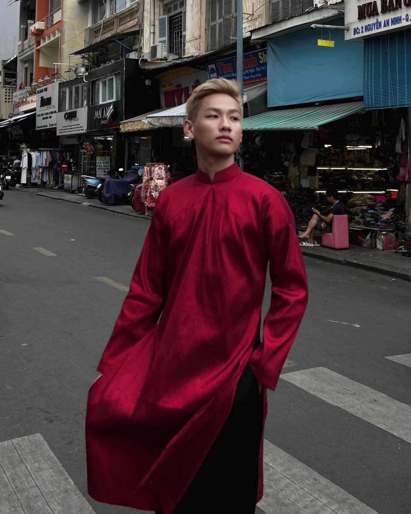 Cho Thuê Áo Dài Nam Dizai Đỏ Trơn
