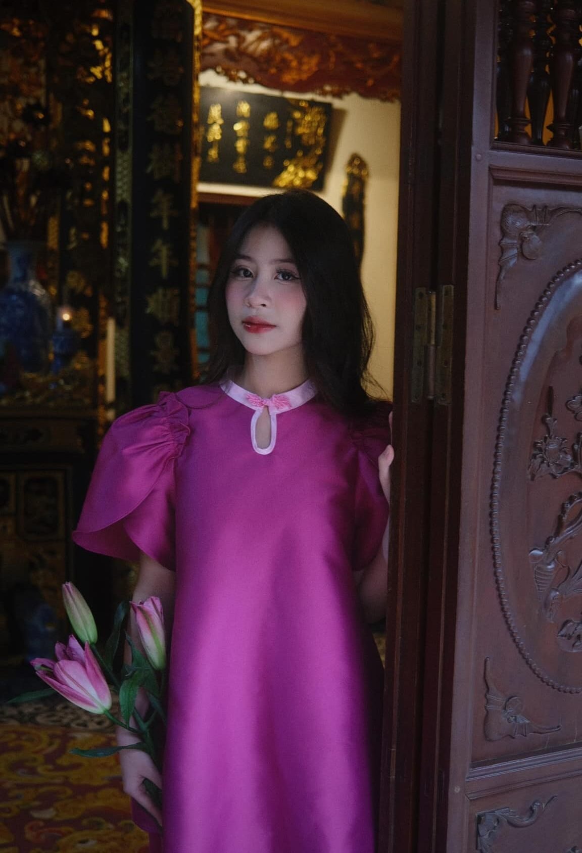 Cho Thuê Set Áo Nút Tàu Khoét Ngực Hồng Đậm
