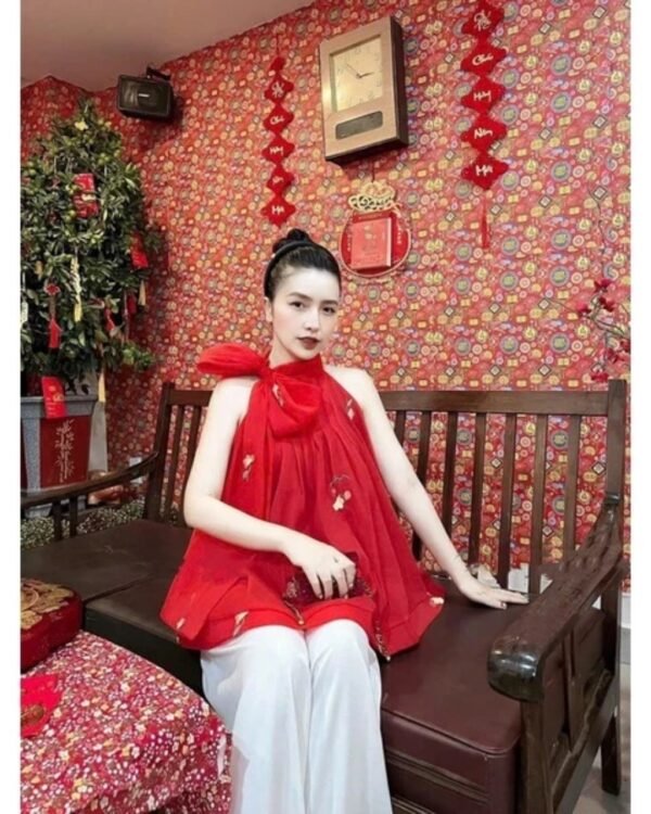 Cho Thuê Set Áo Yếm Thêu Hoa Nhí Đỏ