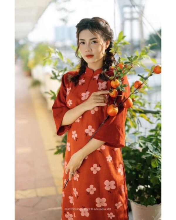 Cho Thuê Áo Dài Hoa Trắng To Nút Cổ Đỏ