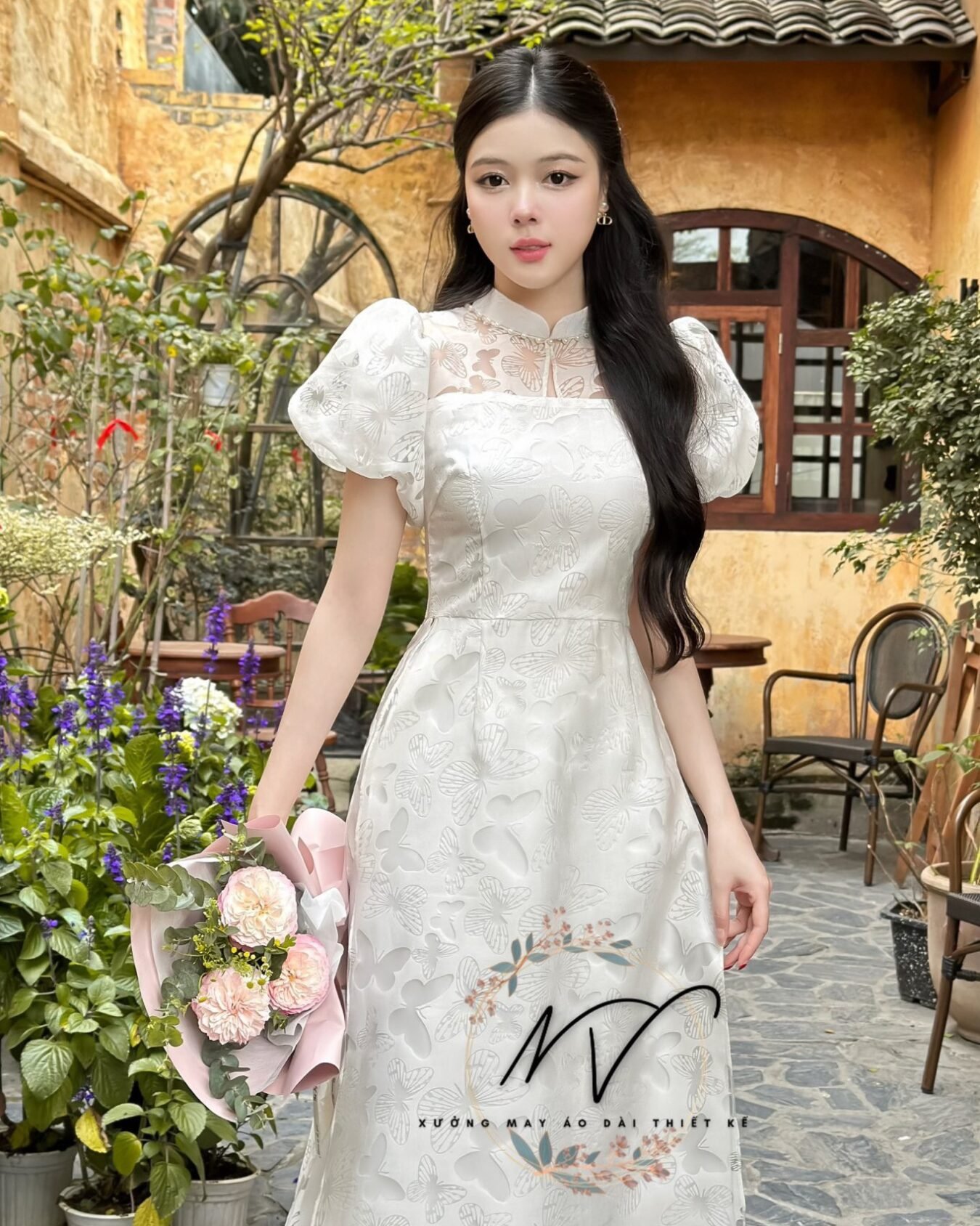 Cho Thuê Áo Dài Tay Phồng Cổ Ngọc Trai Trắng