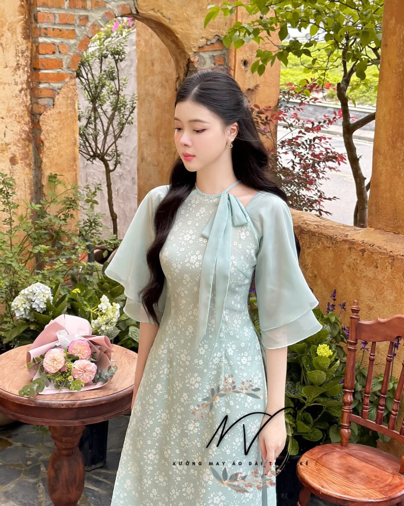 Cho Thuê Áo Dài Voan Cổ Yếm Hoa Trắng Xanh