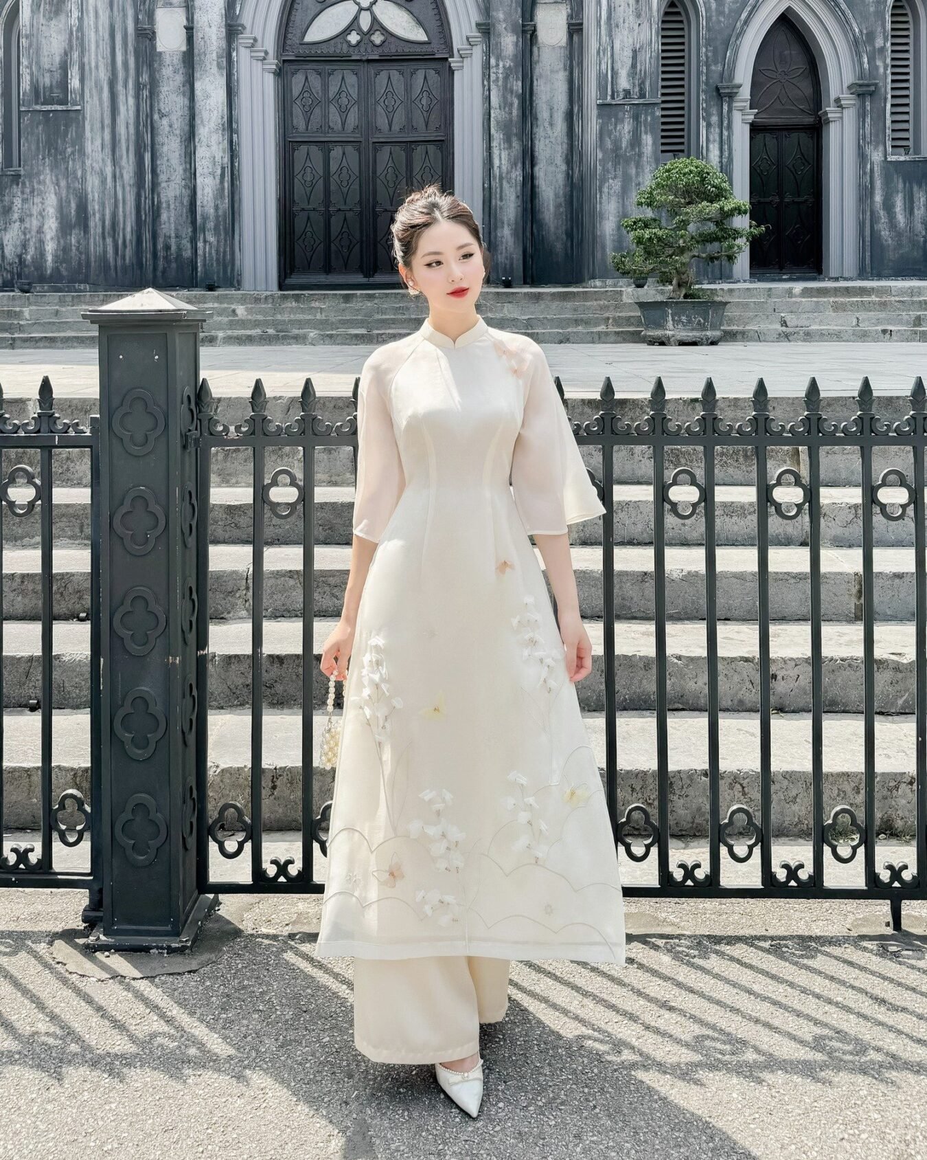 Cho Thuê Áo Dài Tay Lỡ Voan Hoa Kem