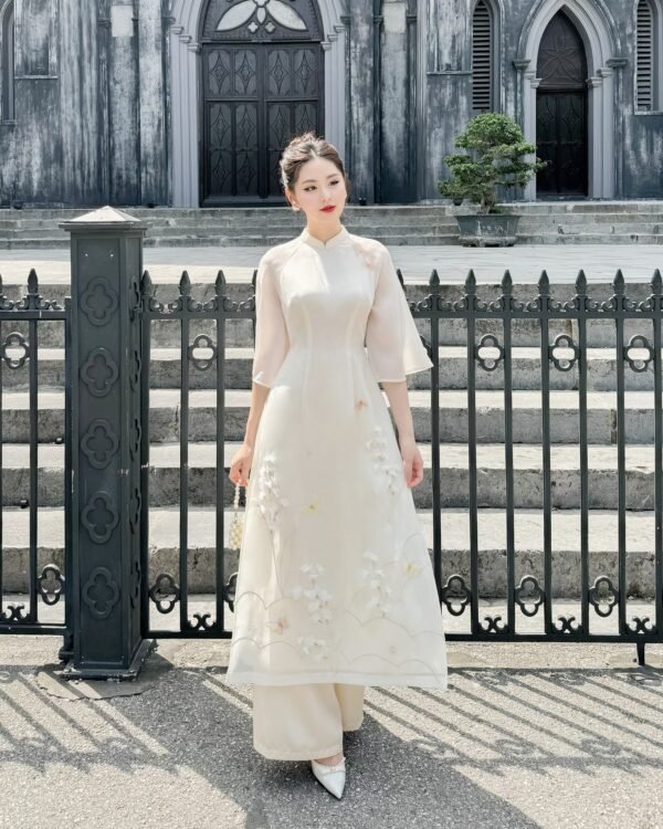 Cho Thuê Áo Dài Tay Lỡ Voan Hoa Kem