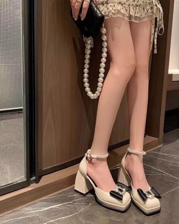 Cho Thuê Giày Búp Bê Nơ Đá Đen Trắng