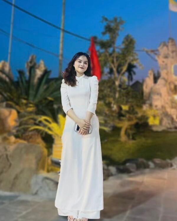 Cho Thuê Áo Dài Form Ôm Tay Phồng Trắng