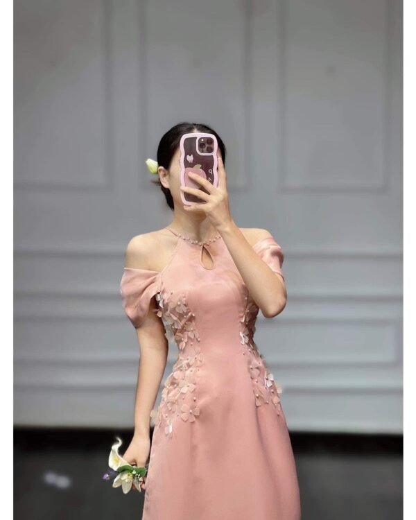 Cho Thuê Áo Dài Cánh Tiên Đính Hoa Hồng