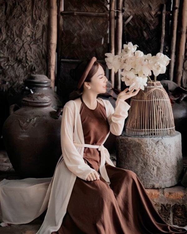Cho Thuê Set Tứ Thân Cô Tấm Khoác Nâu Nhạt (Kèm Mấn)