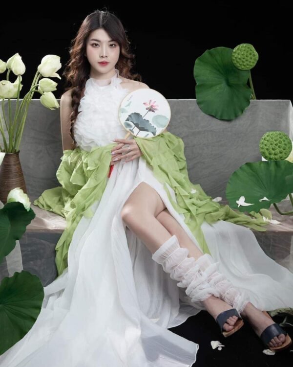 Cho Thuê Set Yếm Tua Rua Trắng Khoác Xanh