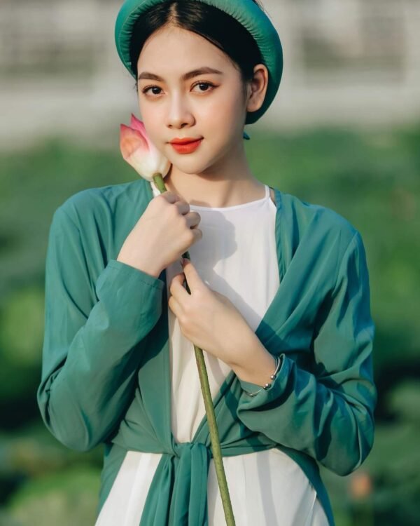 Cho Thuê Set Tứ Thân Trắng Khoác Xanh (Kèm Mấn)