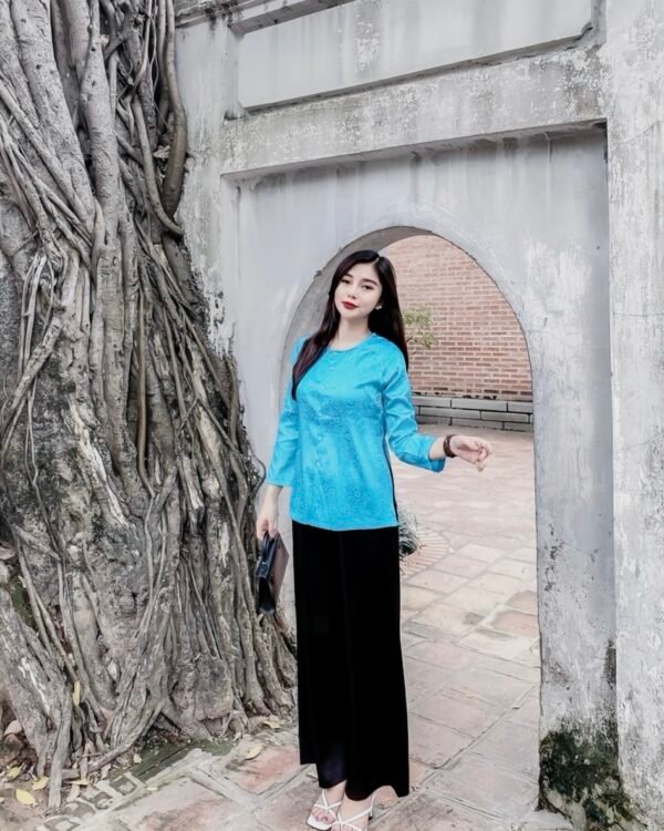 Cho Thuê Set Bà Ba Cổ Tròn Hoa Chìm Xanh Dương Nhạt (Có Bigsize)