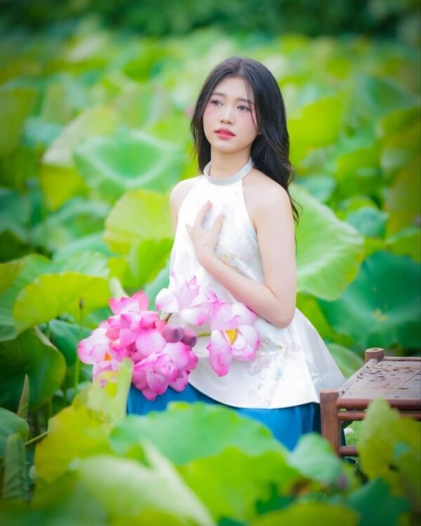 Cho Thuê Set Yếm Gấm Hoa Nổi Kem Váy Xanh