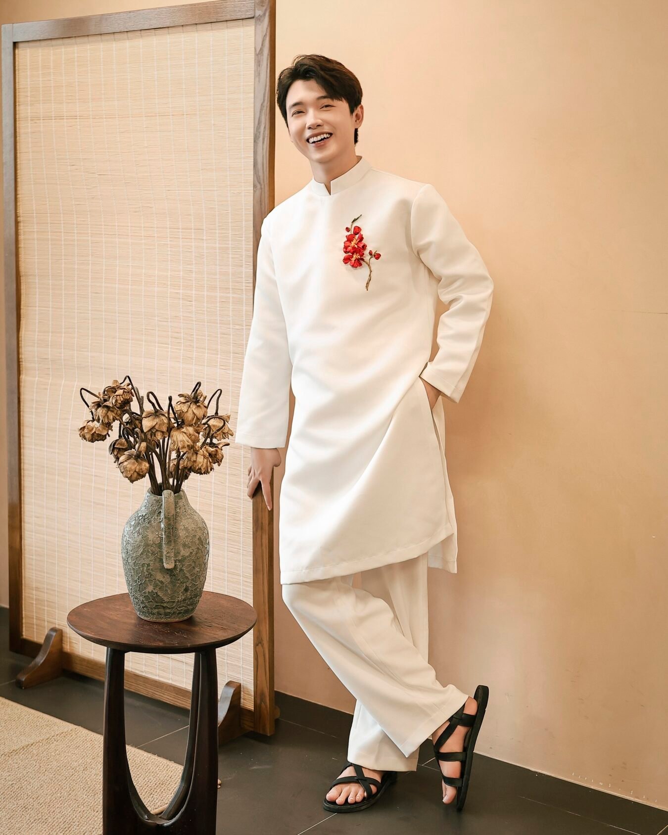 Cho Thuê Áo Dài Nam Đính Hoa Trắng OAO (Có Bigsize)