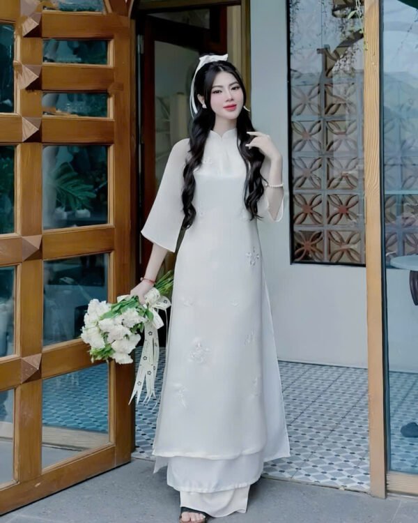 Cho Thuê Áo Dài Voan Thêu Hoa Trắng Kem (Có Bigsize)