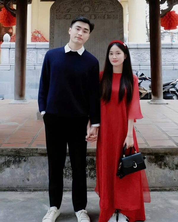 Cho Thuê Áo Dài Cổ Tròn Trơn Đỏ