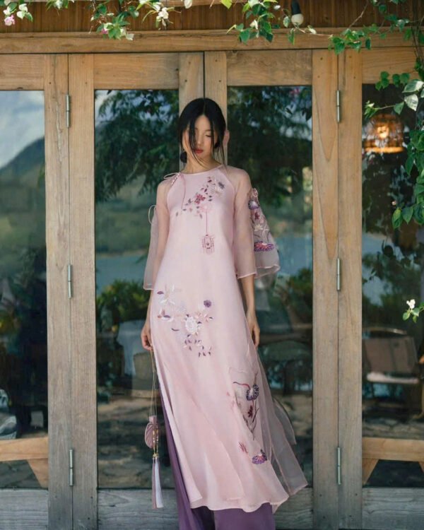 Cho Thuê Áo Dài Cổ Tròn Thêu Hoa Tím