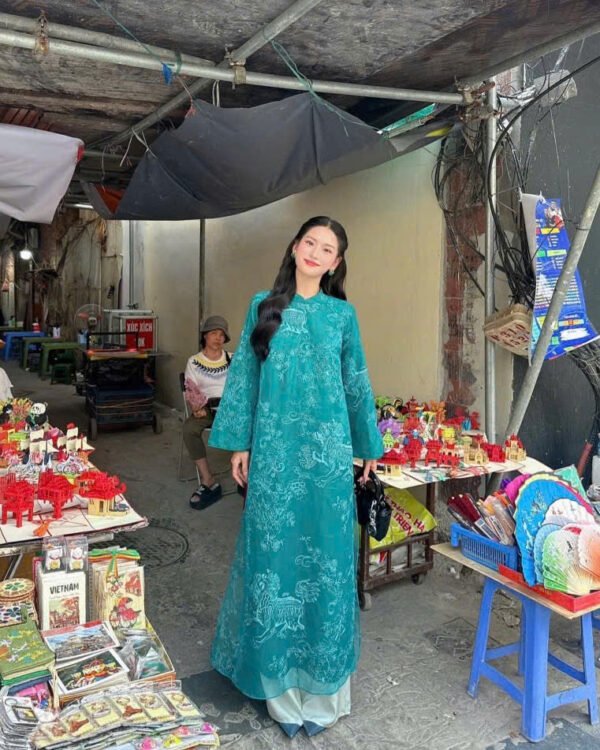 Cho Thuê Áo Dài Bích Sư Thêu Kỳ Lân Xanh