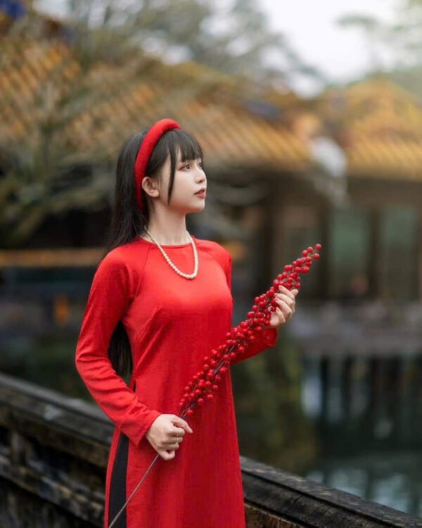 Cho Thuê Áo Dài Cổ Tròn Trơn LYNA Đỏ Tươi (Có Bigsize)