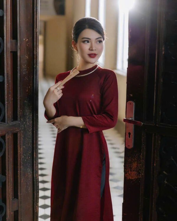Cho Thuê Áo Dài Cổ Tròn Trơn LYNA Đỏ Đô (Có Bigsize)