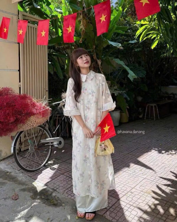 Cho Thuê Áo Dài Cổ Sen Lạc Hà Havana Kem
