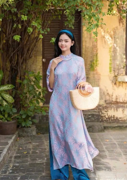 Cho Thuê Áo Dài Cổ Trụ Đồng Tiền Tím Nhạt (Có Bigsize)