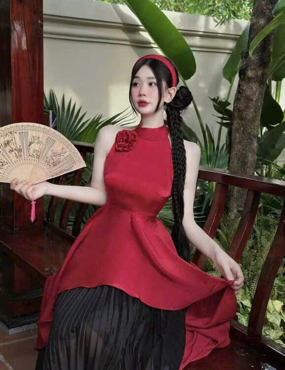 Cho Thuê Set Yếm Áo Đỏ Váy Đen Dập Ly